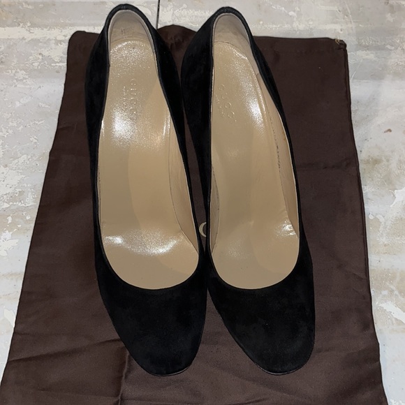 Authentic Gucci Black suede Stilettos - Picture 3 of 8